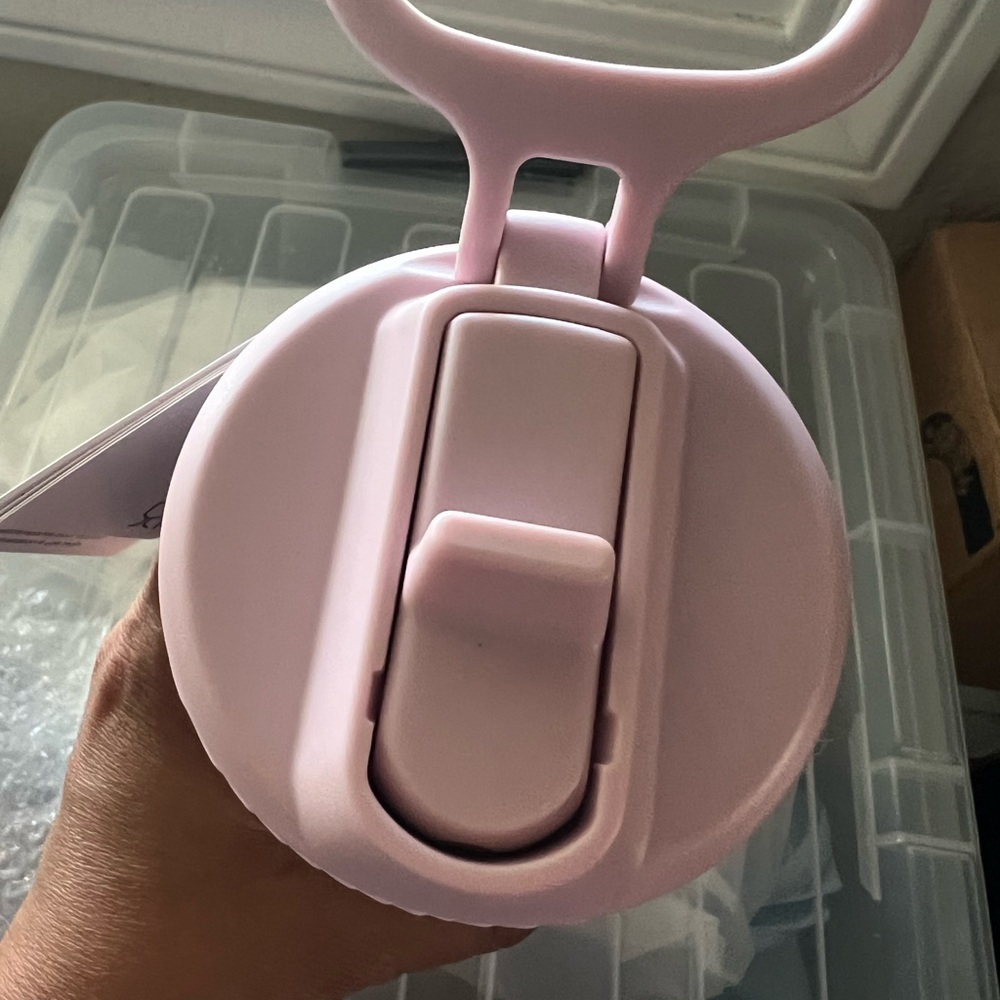 New Lululemon back to life sports water bottle pink - Picture 4 of 4